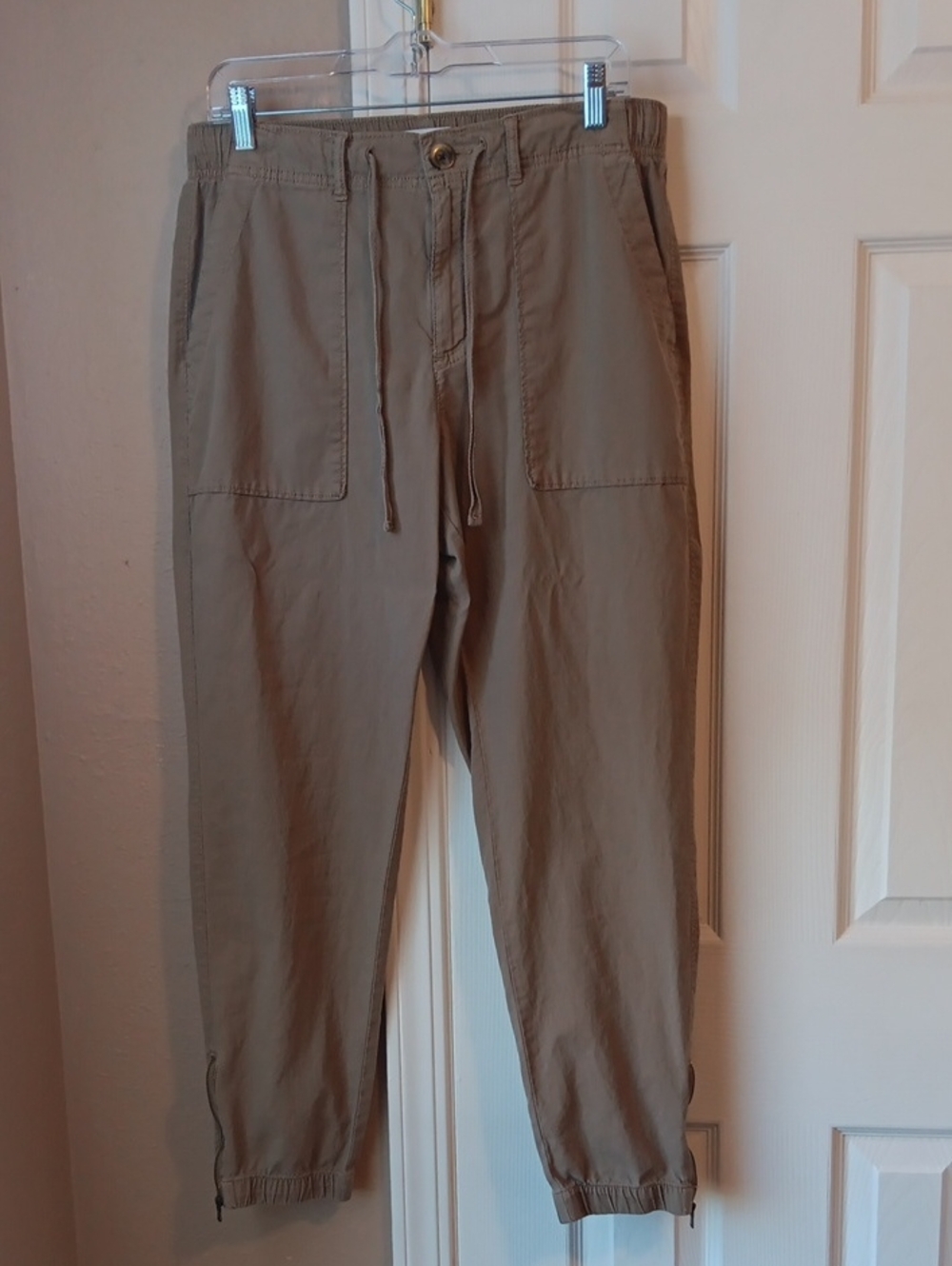 Sonoma Women's Casual Cargo Joggers in Khaki